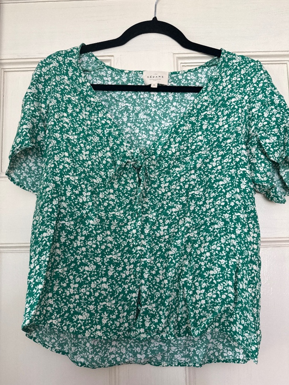 Sezane Tie front Green and White Floral top Size 8